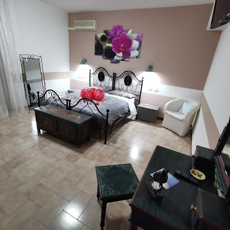 Bed & Breakfast Villa Flora Eredita Buitenkant foto
